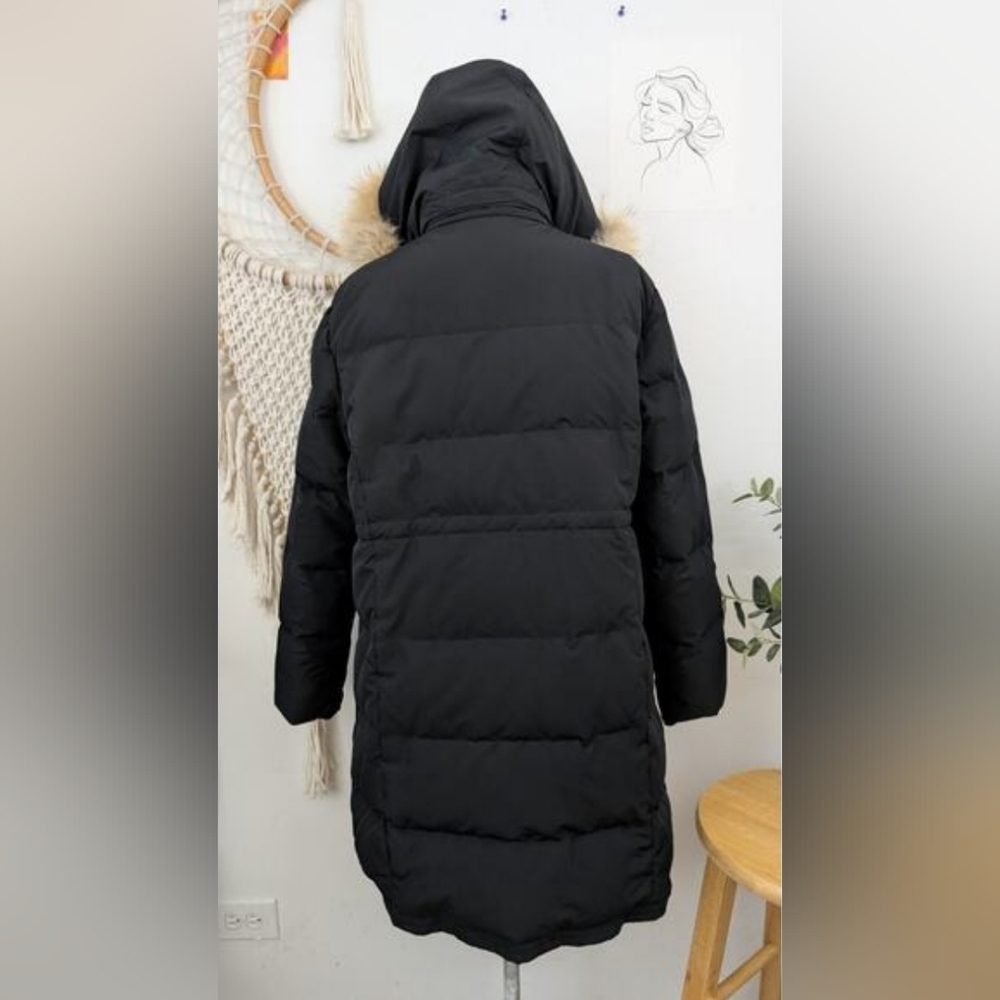 Gallery down filled puffer coat with coyote fur - Picture 5 of 11